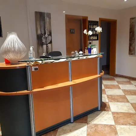 A L'etoile D'or ホテル バッツェンドルフ